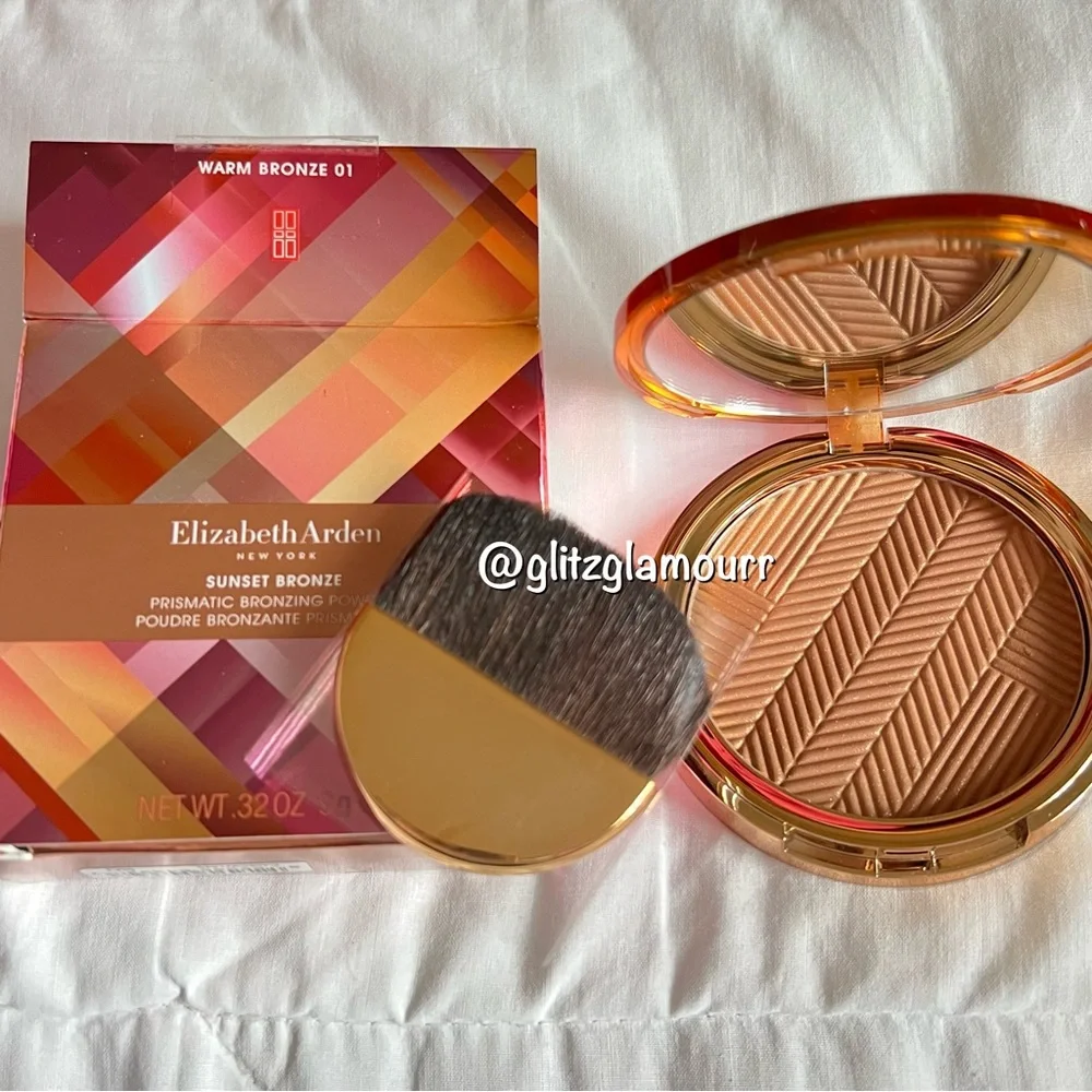 ☀️Elizabeth Arden Sunset Bronze Prismatic Bronzing Powder☀️